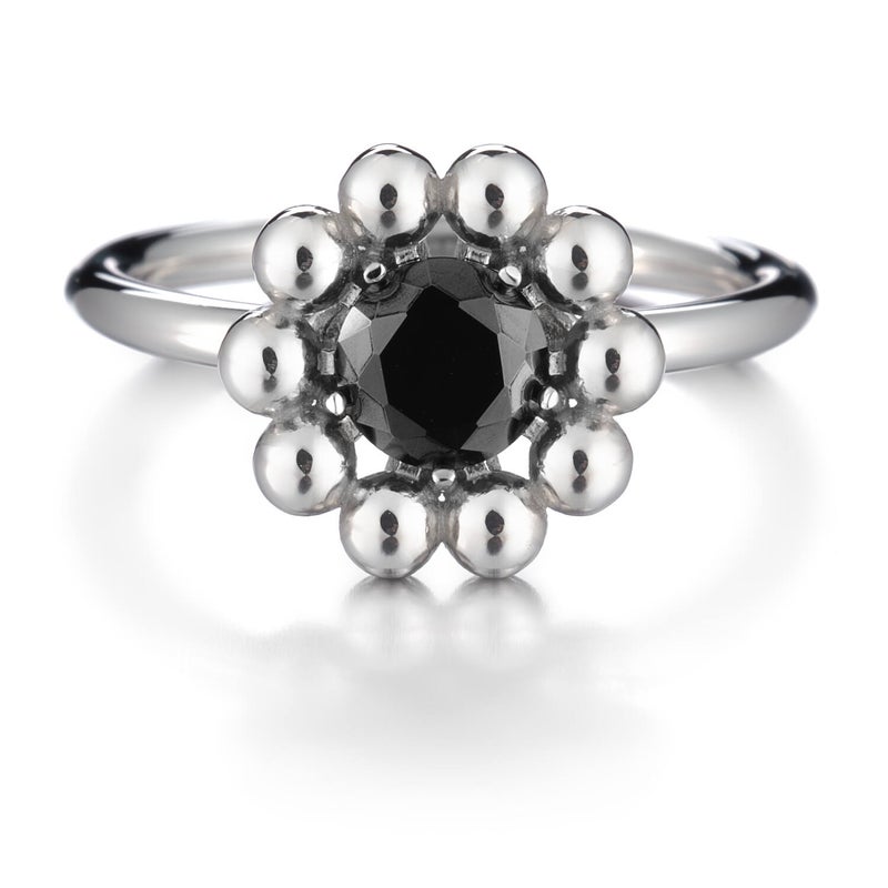 Lumoava Daisy ring, black